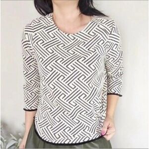 Anthropology W5 White and Black lose Casual to formal  top size S